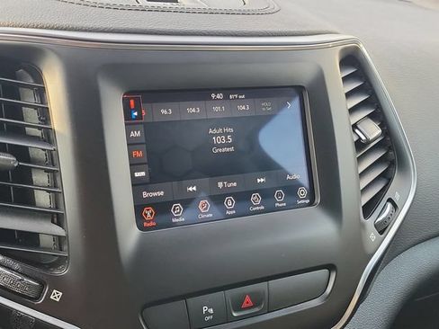Used 2020 Jeep Cherokee Latitude Plus AWD/4WD image 15
