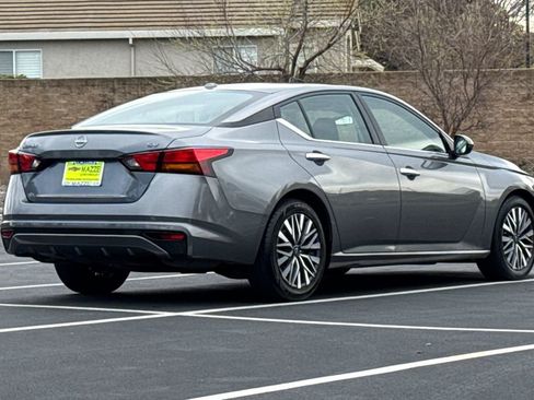 Used 2023 Nissan Altima 2.5 SV image 11