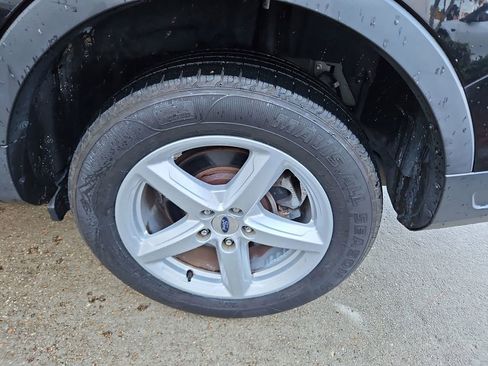 Used 2019 Ford Explorer 4WD w/ Class III Trailer Tow Package image 28