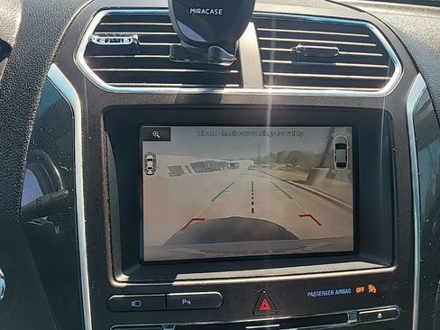 Used 2016 Ford Explorer Limited image 19