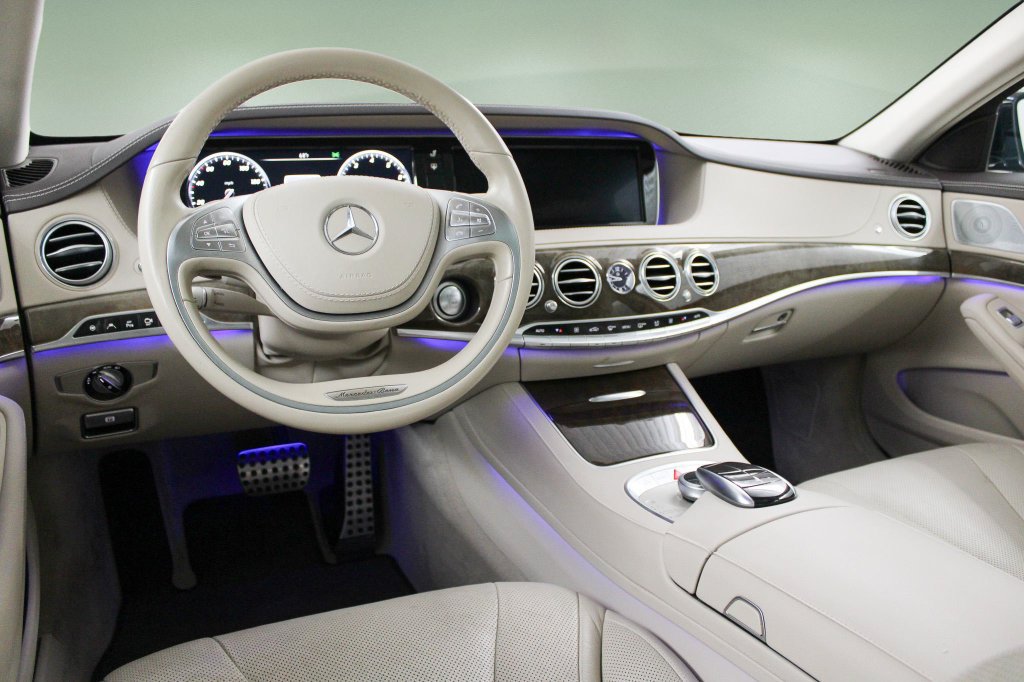 Used 2017 Mercedes-Benz S 550 Sedan image 17