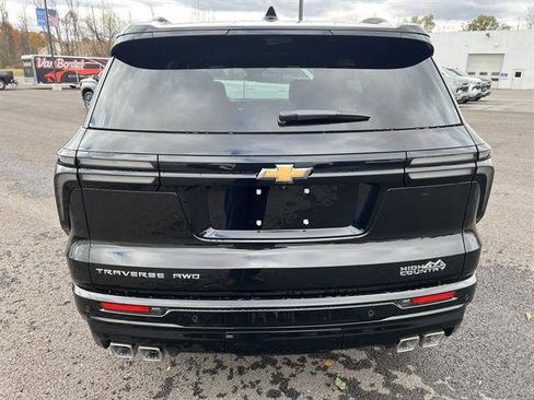 New 2026 Chevrolet Traverse High Country image 4