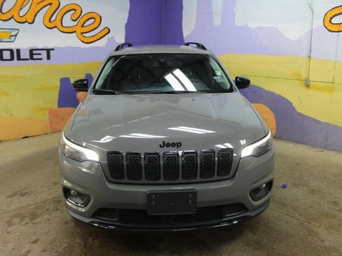 Used 2023 Jeep Cherokee Altitude Lux AWD/4WD image 3