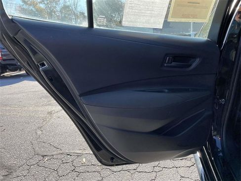Used 2022 Toyota Corolla LE image 15