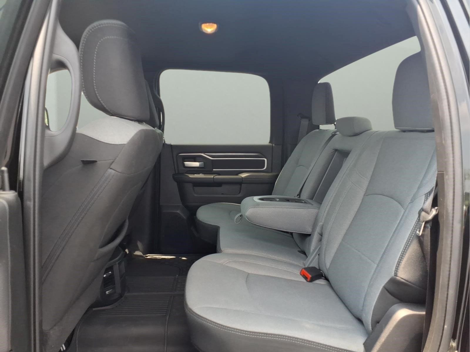 Used 2024 RAM 2500 Big Horn AWD/4WD image 27