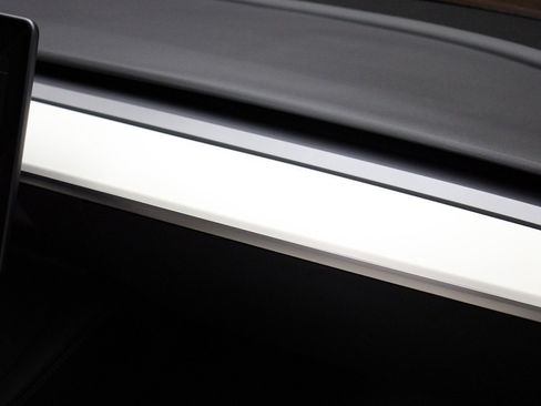 Used 2023 Tesla Model Y Long Range image 37