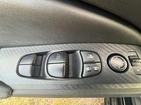 Used 2025 Nissan Altima 2.5 SV FWD image 16