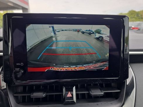 Used 2025 Toyota Corolla LE FWD image 22