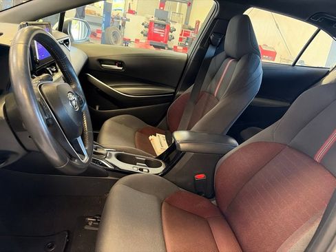 Used 2024 Toyota Corolla SE w/ SE Convenience Package FWD image 10