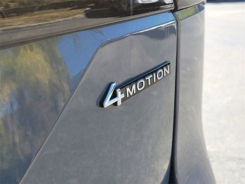 Certified 2025 Volkswagen Atlas Peak Edition SE image 6