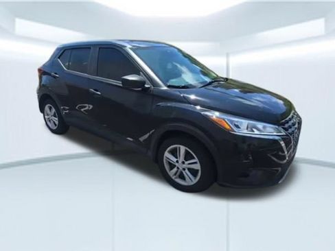 Used 2024 Nissan Kicks S FWD image 3