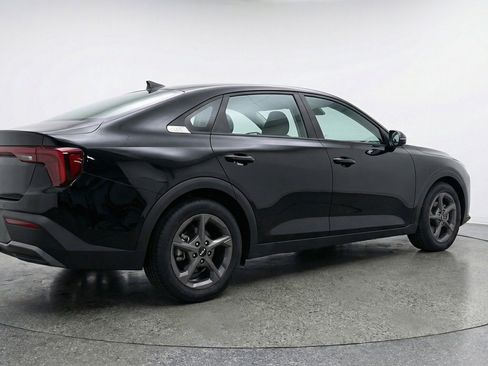 Used 2025 Kia K4 FWD image 9