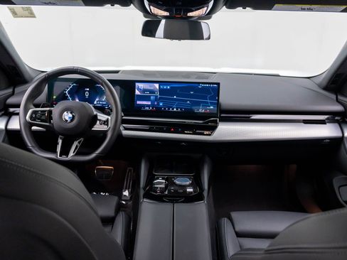 Certified 2026 BMW 530i xDrive AWD/4WD image 10