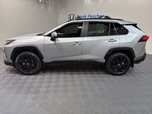 Used 2024 Toyota RAV4 SE w/ Convenience Package AWD/4WD image 2