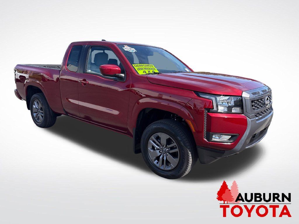 Used 2025 Nissan Frontier SV w/ SV Convenience Package AWD/4WD image 3