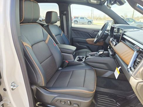 New 2026 GMC Canyon AT4 w/ Technology Plus Package AWD/4WD image 18