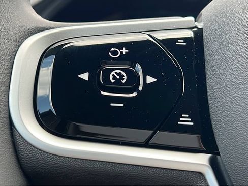 New 2026 Volvo XC90 B6 Plus w/ Protection Package Premier AWD/4WD image 20