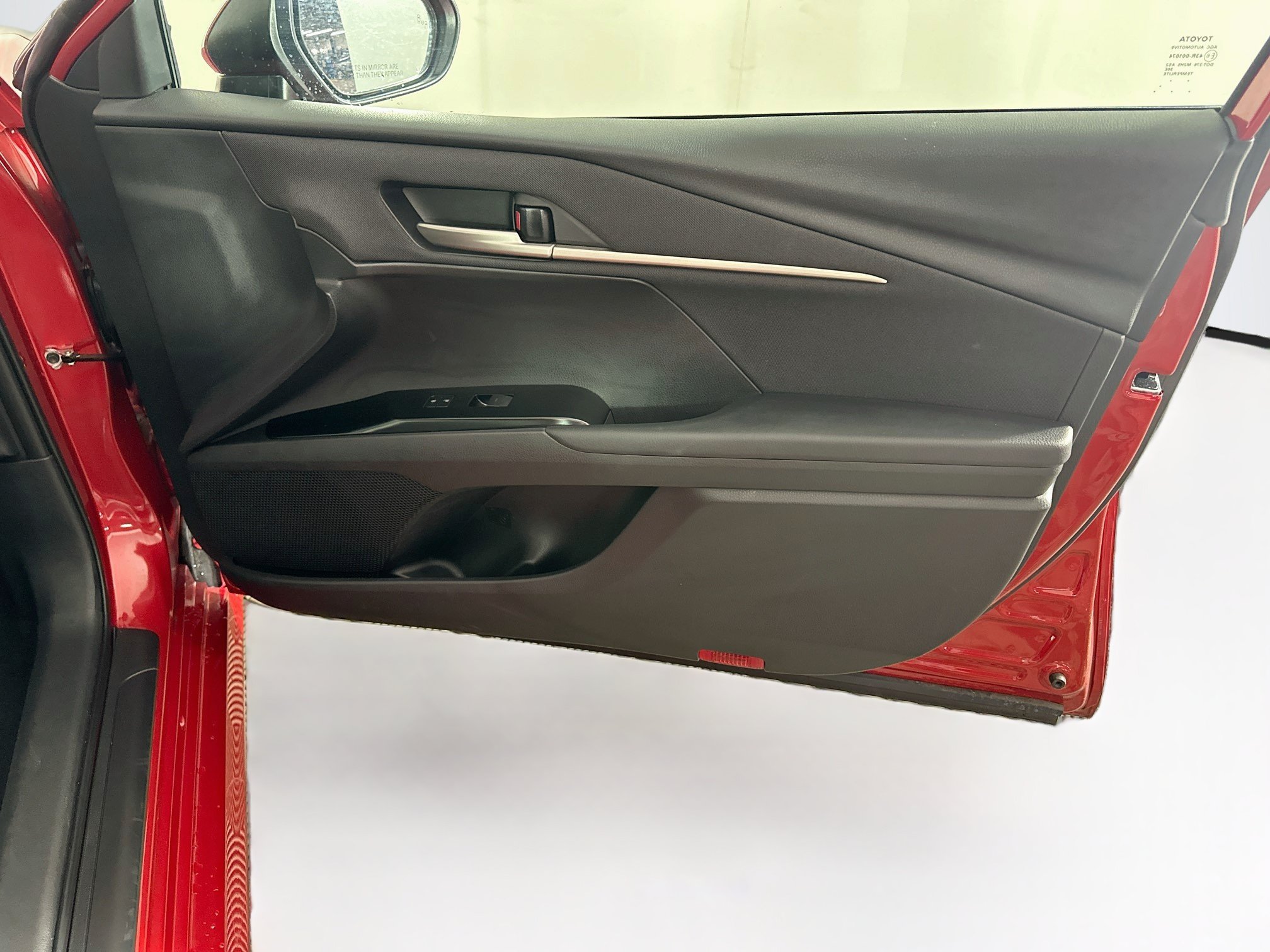 Used 2026 Toyota Camry LE FWD image 32