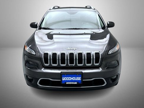 Used 2018 Jeep Cherokee Limited AWD/4WD image 2