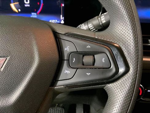 Used 2025 Chevrolet TrailBlazer LT AWD/4WD image 19