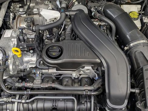 New 2025 Volkswagen Taos SEL image 25