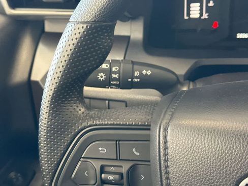 Used 2025 Toyota Tacoma SR5 image 28