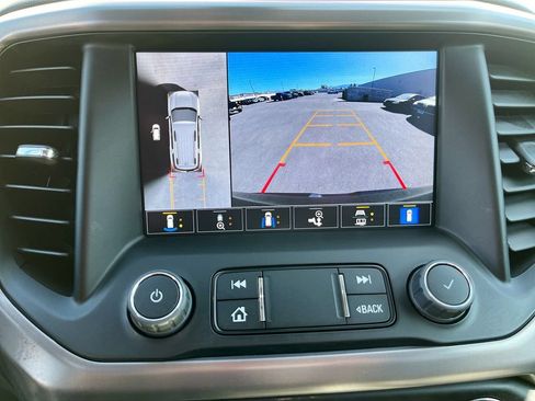 Used 2023 GMC Acadia AT4 w/ Technology Package AWD/4WD image 14