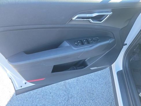 Used 2026 Kia Sportage LX image 19