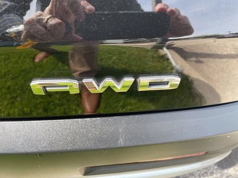 Used 2023 GMC Acadia SLE AWD/4WD image 6