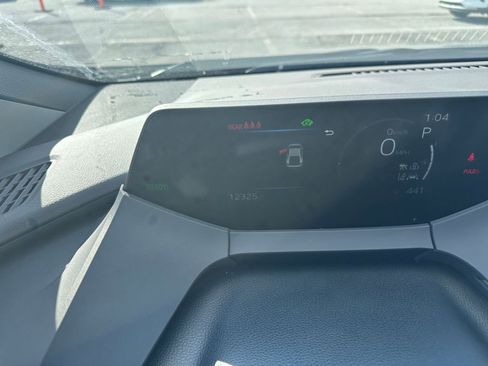 Used 2025 Toyota Prius LE image 38