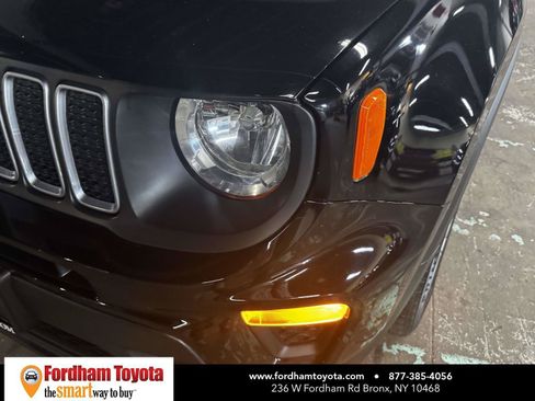 Used 2023 Jeep Renegade Latitude AWD/4WD image 8