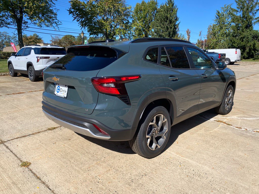 New 2026 Chevrolet Trax LT w/ LT Convenience Package FWD image 4