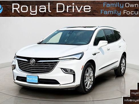 Used 2022 Buick Enclave Essence w/ Experience Buick Package AWD/4WD image 1