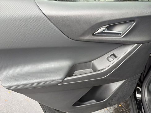 New 2026 Chevrolet Equinox LT w/ Convenience Package II image 31