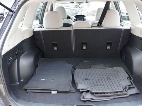 Used 2022 Subaru Forester image 9