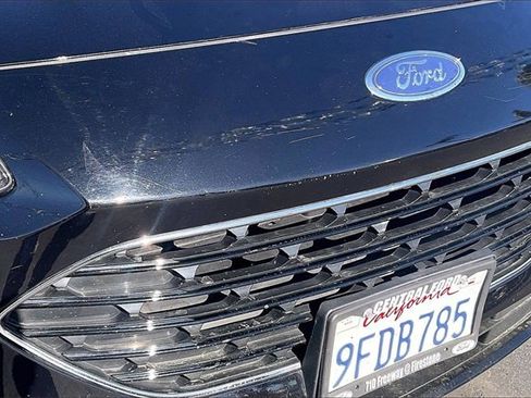 Used 2022 Ford Escape SE w/ SE Sport Appearance Package image 29