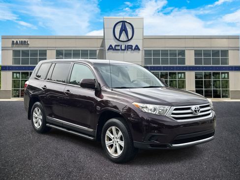 Used 2012 Toyota Highlander 4WD w/ Tow Pkg image 7