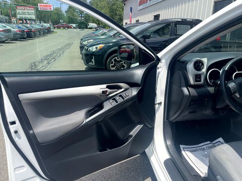 Used 2009 Toyota Matrix S image 10