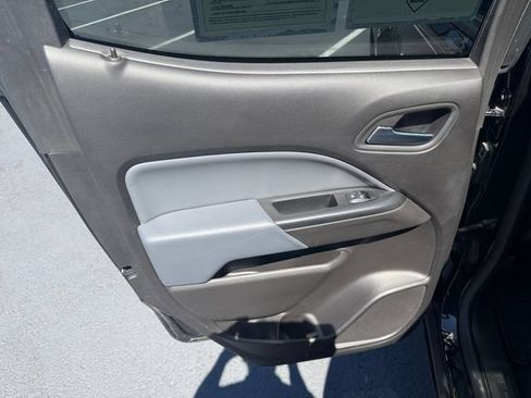 Used 2019 Chevrolet Colorado Z71 AWD/4WD image 26