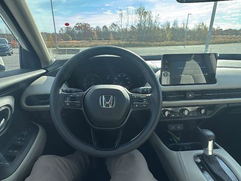 New 2026 Honda HR-V LX image 19