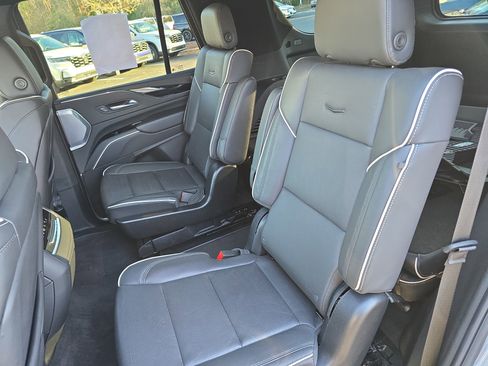 Used 2024 Cadillac Escalade Sport w/ LPO, ONYX Package image 15