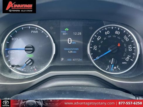 Used 2021 Toyota RAV4 LE AWD/4WD image 28