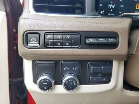 Used 2024 GMC Yukon XL Denali w/ Denali Reserve Package RWD image 29