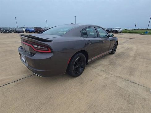Used 2021 Dodge Charger SXT w/ Leather Interior Group RWD image 5