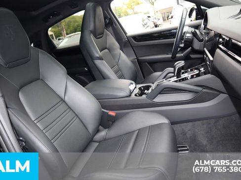 Used 2022 Porsche Cayenne E-Hybrid Coupe image 24