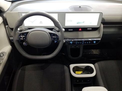 Certified 2024 Hyundai Ioniq 5 SEL RWD image 3
