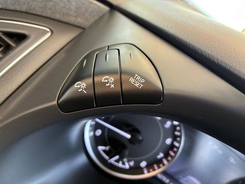 Used 2021 Nissan Armada SV w/ SV Appearance Package RWD image 26