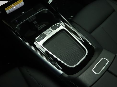 New 2026 Mercedes-Benz GLB 250 image 6