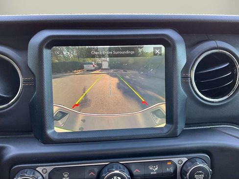 Used 2022 Jeep Gladiator Overland AWD/4WD image 15