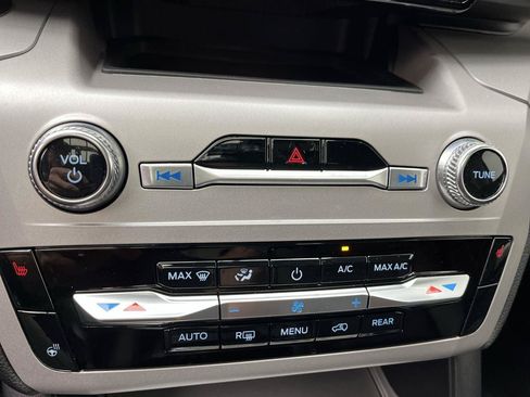 Used 2023 Ford Explorer XLT w/ Equipment Group 202A AWD/4WD image 21